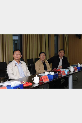 张巍个人介绍
