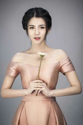 施潮锦子个人介绍