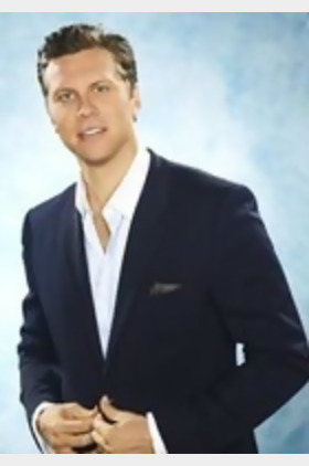 海耶斯·麦克阿瑟个人介绍