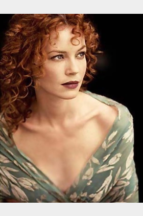 康妮·尼尔森/Connie Nielsen个人介绍