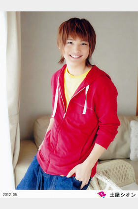 土屋紫苑个人介绍