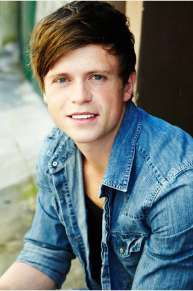 雨果·约翰斯通-伯特个人介绍