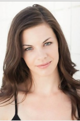 海莉·韦伯个人介绍