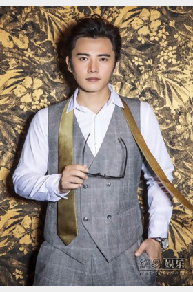 黄阅个人介绍