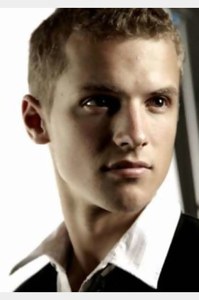 弗雷迪·史卓玛Freddie Stroma个人介绍