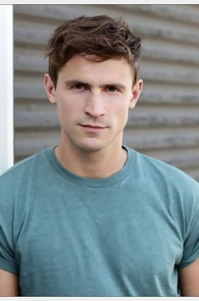 乔纳森·霍华德个人介绍