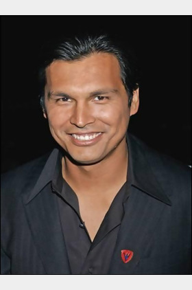 亚当·比奇Adam Beach个人介绍