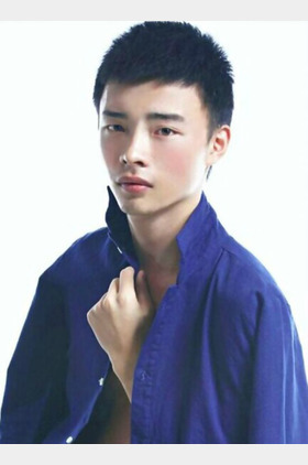 吾晟赫个人介绍