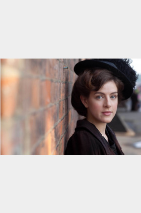 埃斯林·洛福斯Aisling Loftus个人介绍