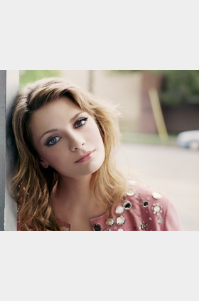 米莎·巴顿个人介绍