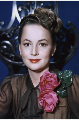 奥莉薇·黛·哈佛兰个人介绍