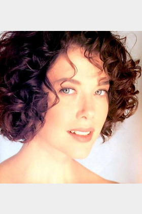 安妮特·贝宁个人介绍