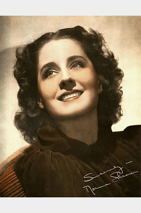 瑙玛·希拉个人介绍