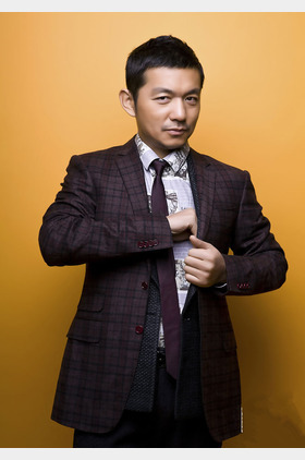 邢佳栋个人介绍