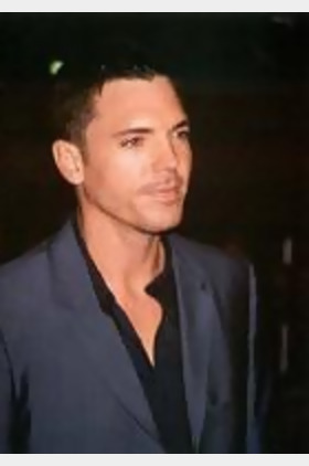 Nicholas Lea个人介绍