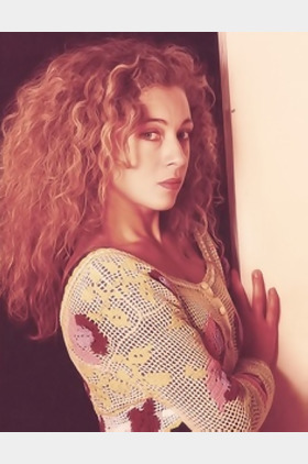 阿莉克丝·金斯顿个人介绍