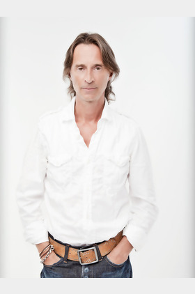 罗伯特·卡莱尔个人介绍