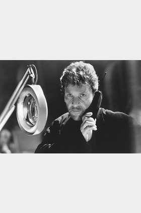 切基·卡尤Tchéky Karyo个人介绍