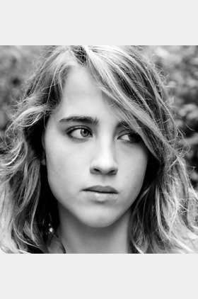 阿黛拉·哈内尔个人介绍