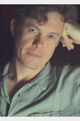 阿历克斯·杰宁斯个人介绍