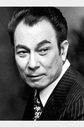 石坚个人介绍