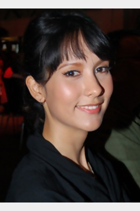 雅琳达·邦恩纳克个人介绍