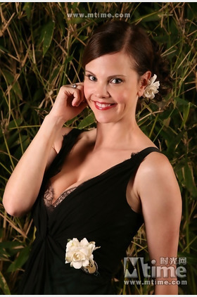 绮尔斯腾·瓦伦Kiersten Warren个人介绍