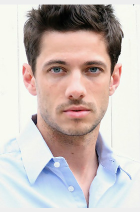 詹姆斯·卡佩内罗个人介绍