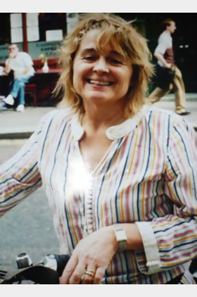 西妮德·库萨克个人介绍