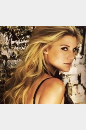 凯缇·萨克霍夫个人介绍