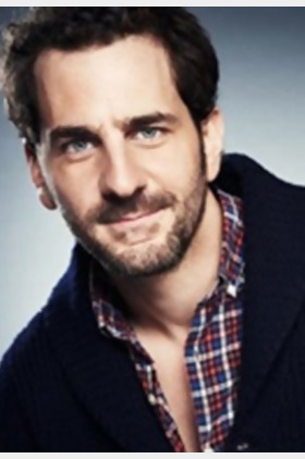 亚伦·艾布拉姆斯个人介绍