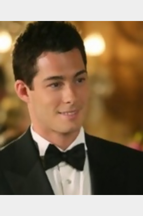 布莱恩·哈利塞Brian Hallisay个人介绍