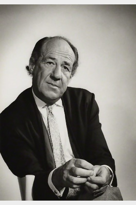 Michael Hordern个人介绍