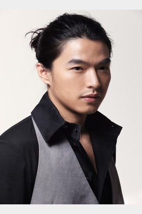 李威个人介绍