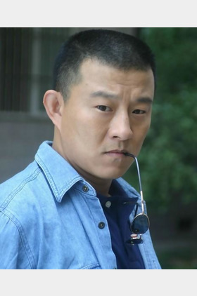 邓钢个人介绍