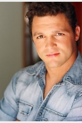 安东尼·莫伦纳个人介绍