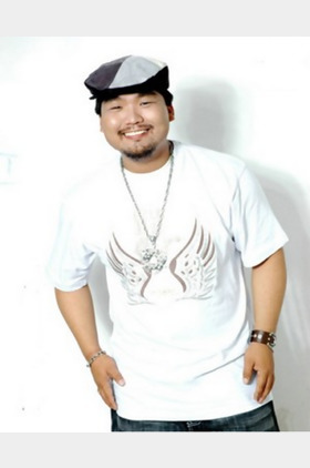 龚格尔个人介绍