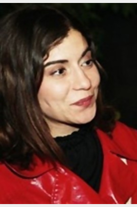 卢布娜·阿扎宝个人介绍