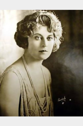 格特鲁德·阿斯特Gertrude Astor个人介绍