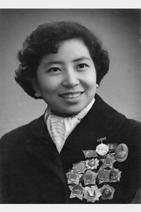 黄宝妹个人介绍