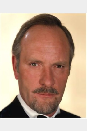 朱利安·格洛弗Julian Glover个人介绍