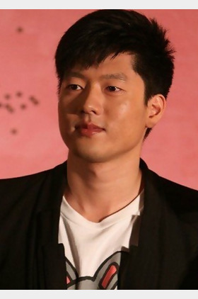 凌潇肃个人介绍