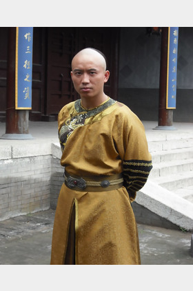 闫巍个人介绍