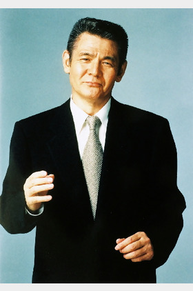 菅原文太个人介绍