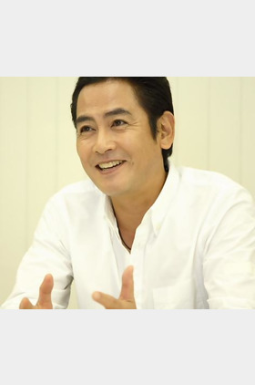 宅麻伸个人介绍