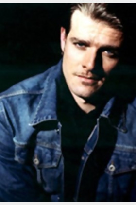 依万·卡马拉斯个人介绍