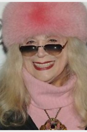 西尔维娅·迈尔斯个人介绍