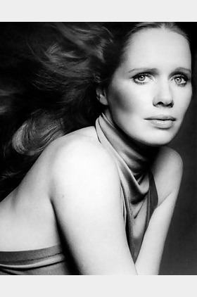 丽芙·乌曼个人介绍