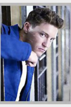 莱恩·加里逊个人介绍