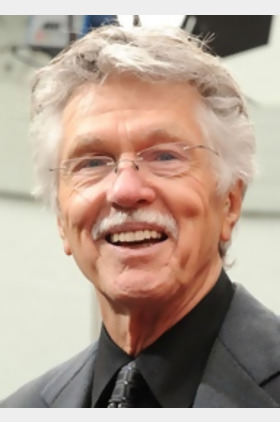 汤姆·斯凯里特个人介绍